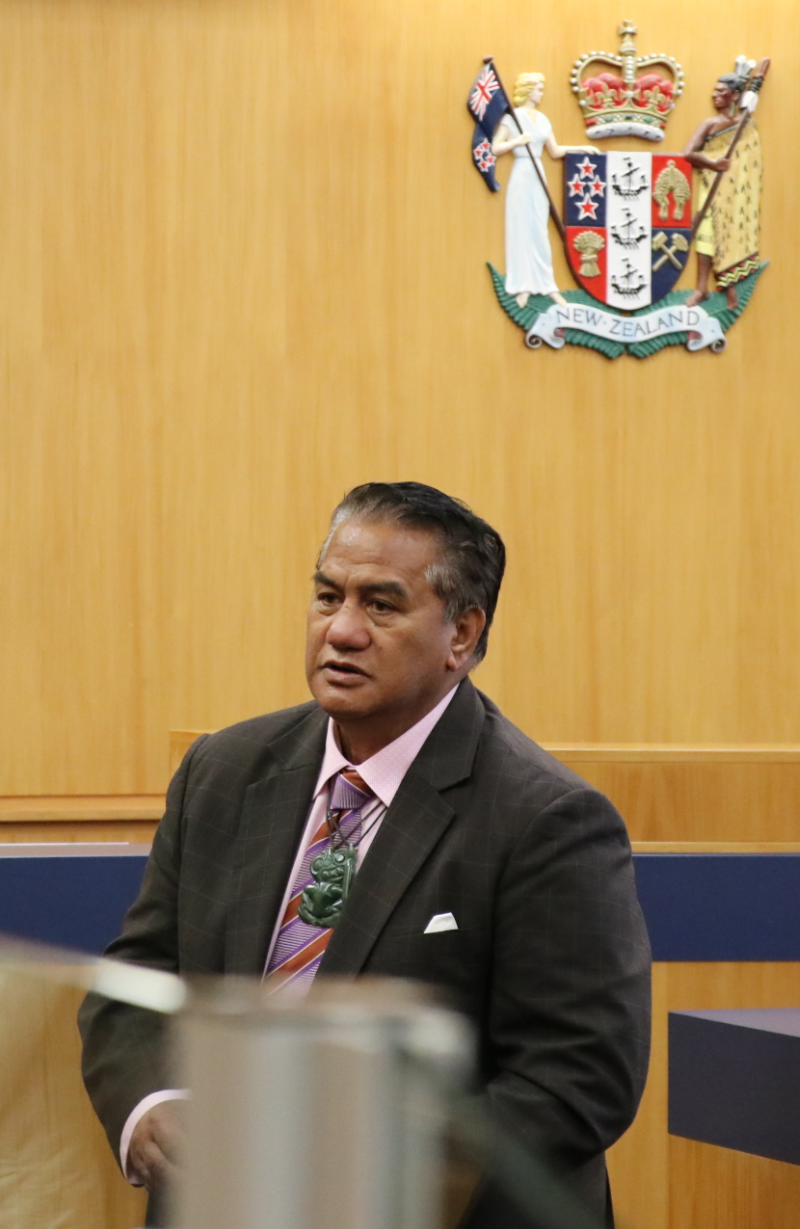 Image of Ngāti Toa kaumātua Dr Taku Parai giving a karakia before the name of the Young Adult List court is revealed.